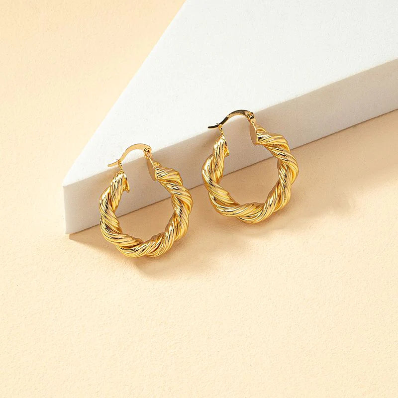 Aretes o Argollas: ¿Cuál Elegir? Una Guía para la Elección Perfecta