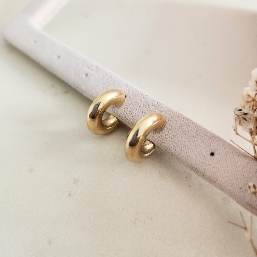 Aretes Bold Gold - Colección Acero Imagen secundaria del producto