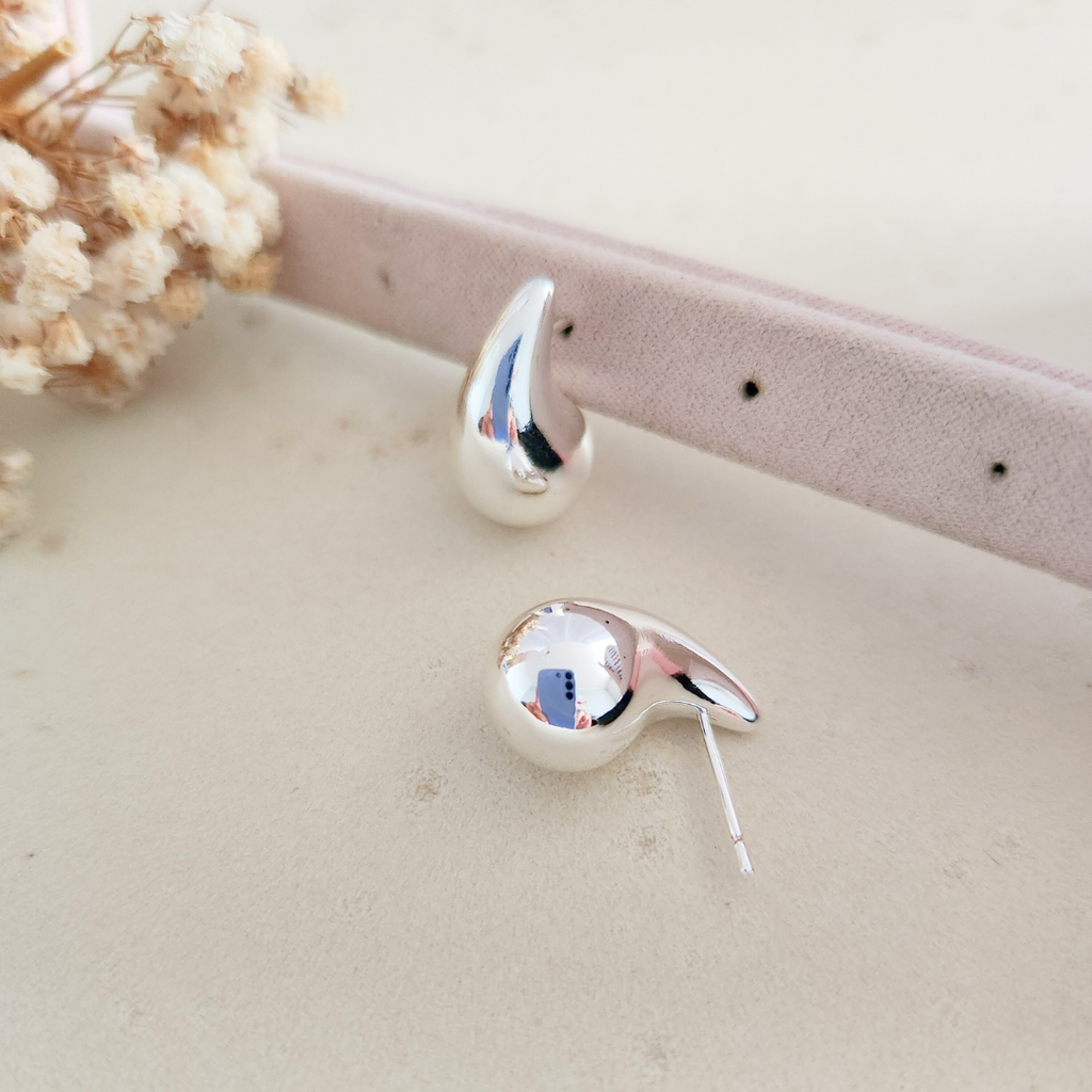Aretes Gota Mini Plateada - Colección Acero