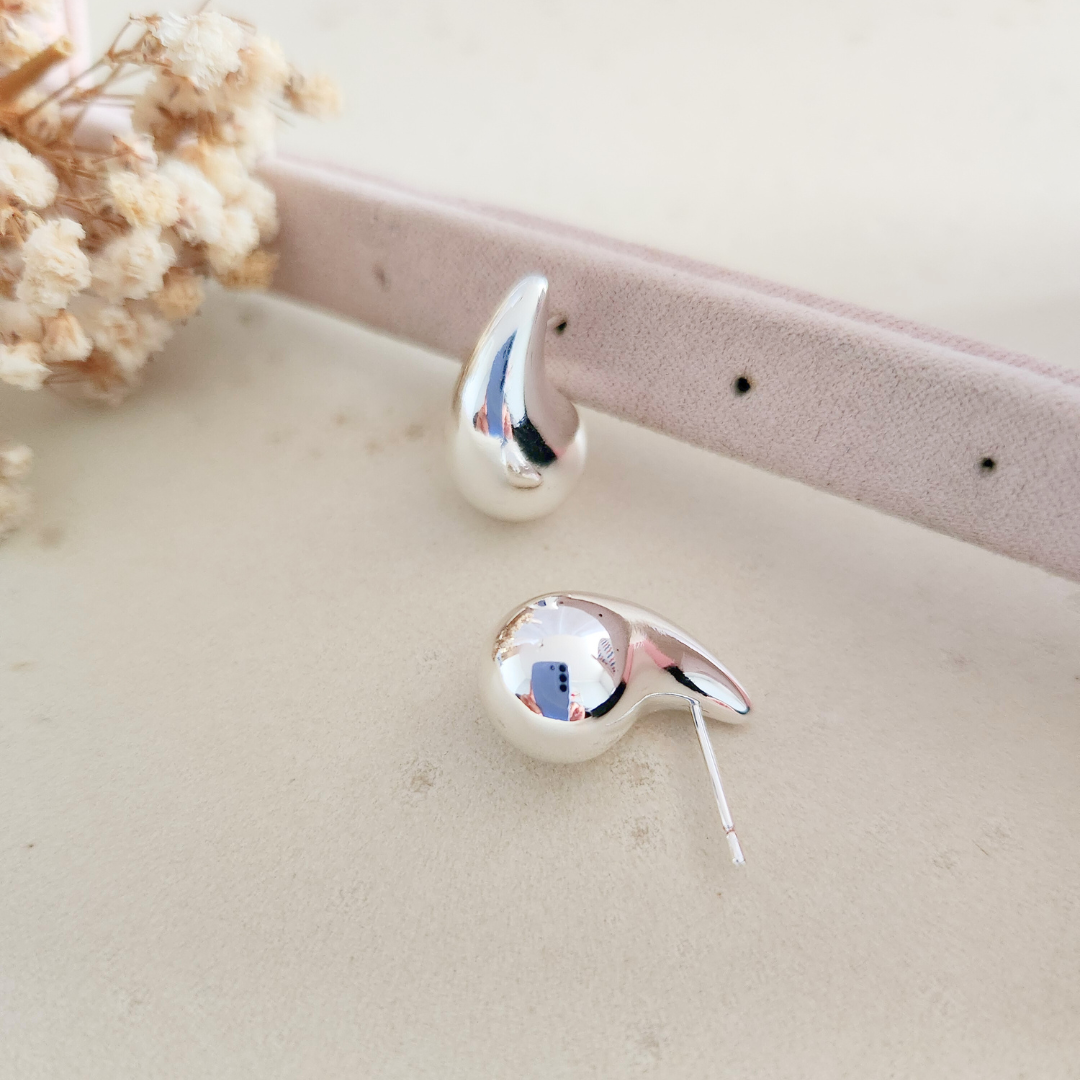 Aretes Gota Mini Plateada - Colección Acero