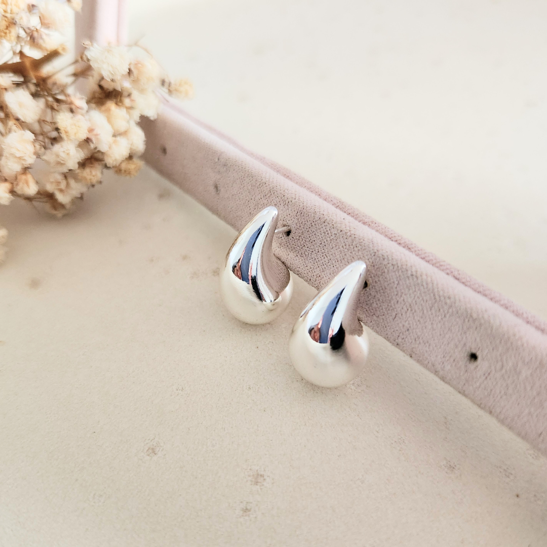 Aretes Gota Mini Plateada - Colección Acero