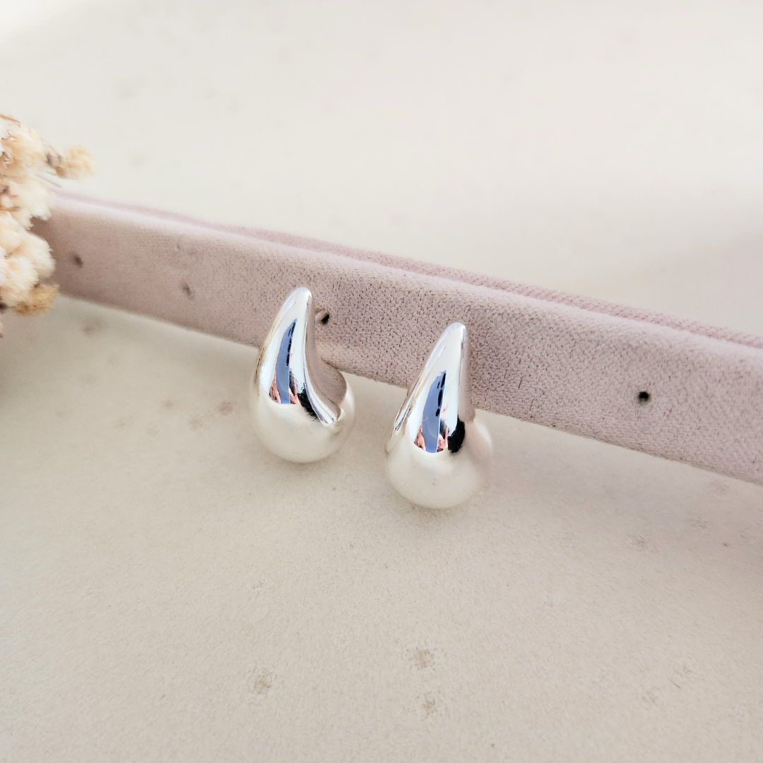 Aretes Gota Mini Plateada - Colección Acero