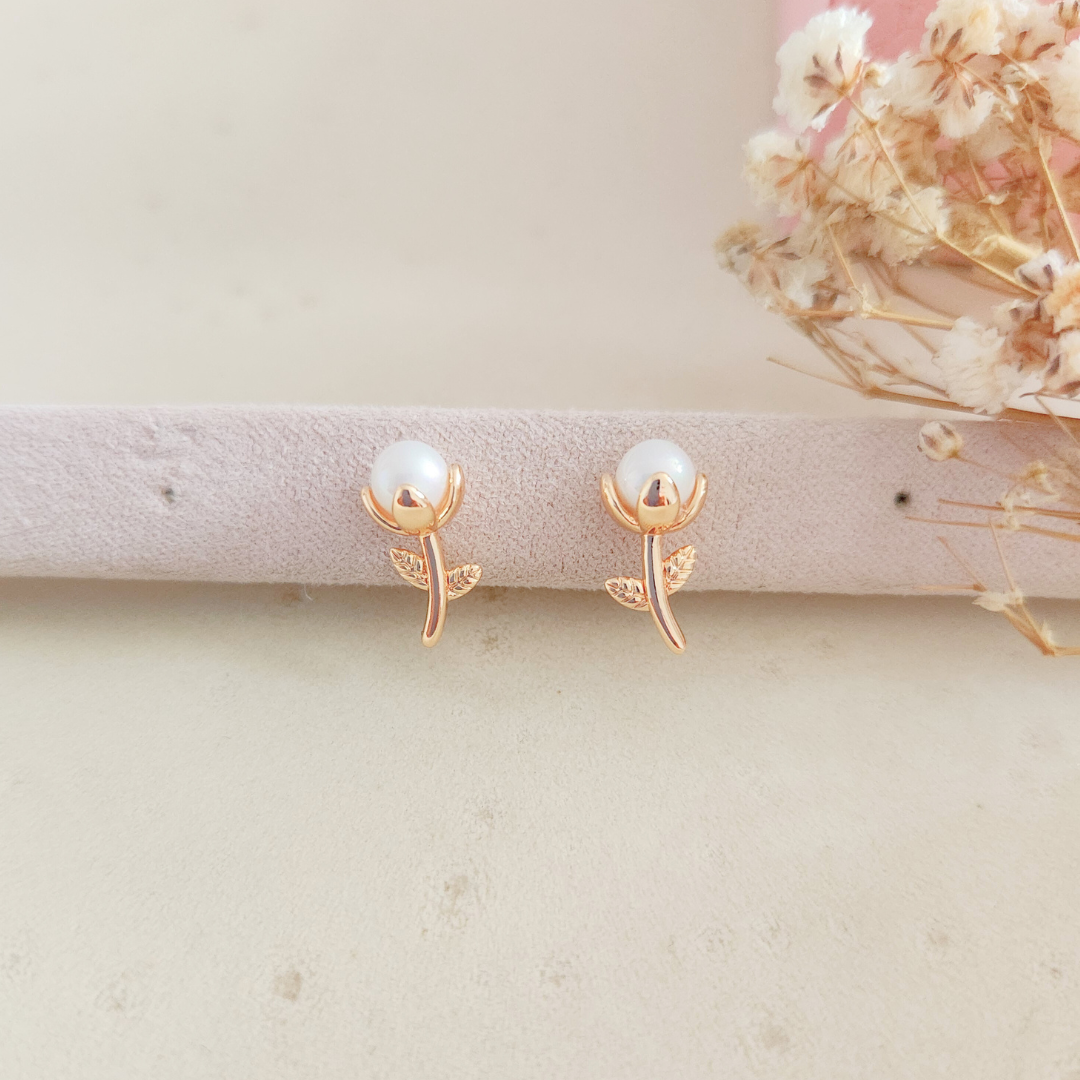 Aretes Tulipán Perla - Colección Acero Imagen secundaria del producto