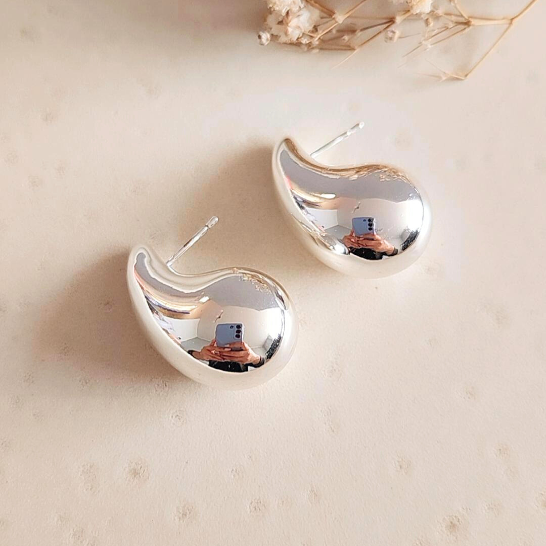 Aretes Gota Grande Plateada - Colección Acero