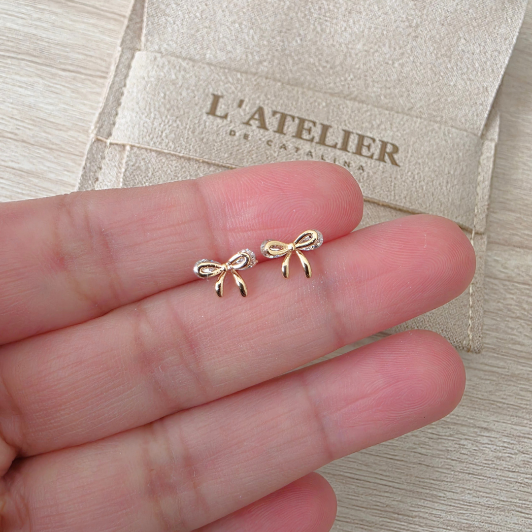 Aretes Lazo Cristal - Colección Acero Imagen principal del producto
