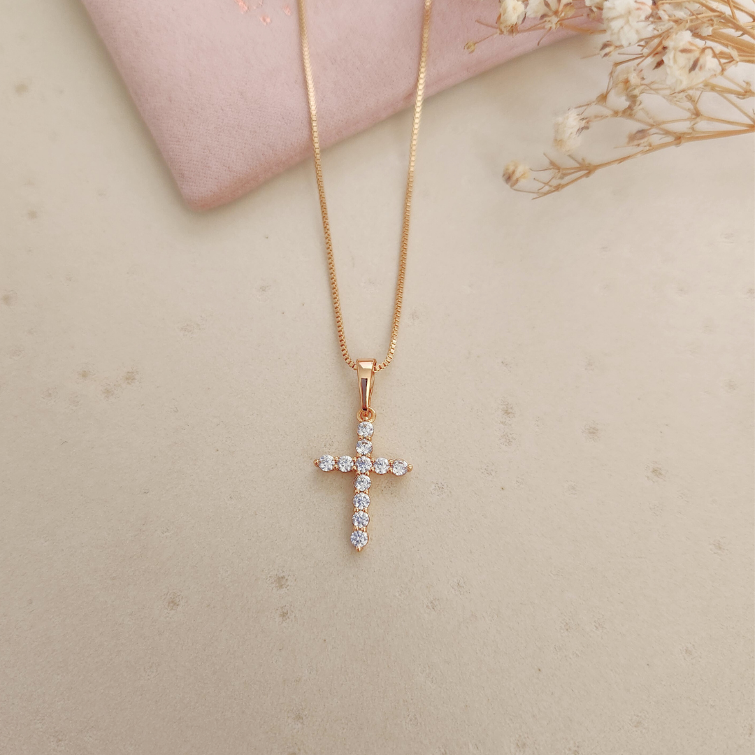 Collar Cruz Circones - Colección Acero Imagen principal del producto