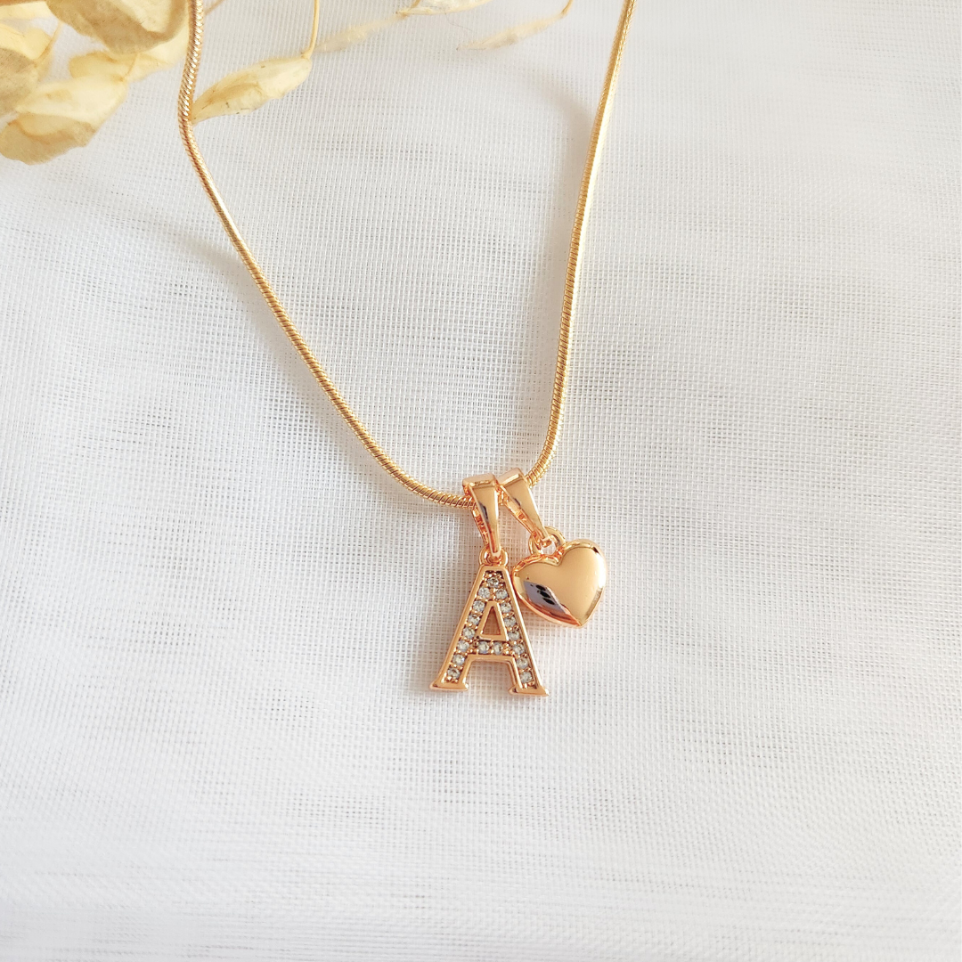 Collar Iniciales Corazón - Colección Acero Imagen principal del producto