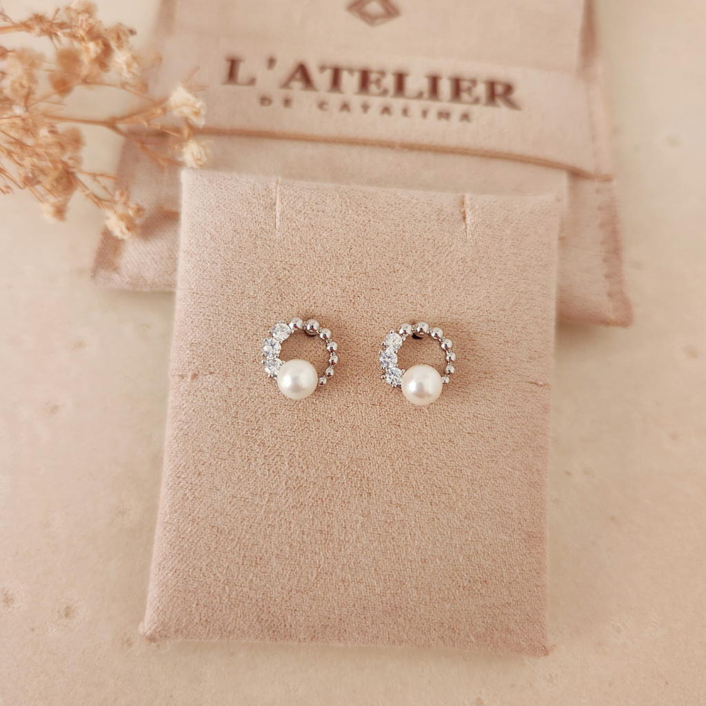 Aretes Circulo Perla Plateado - Colección Acero