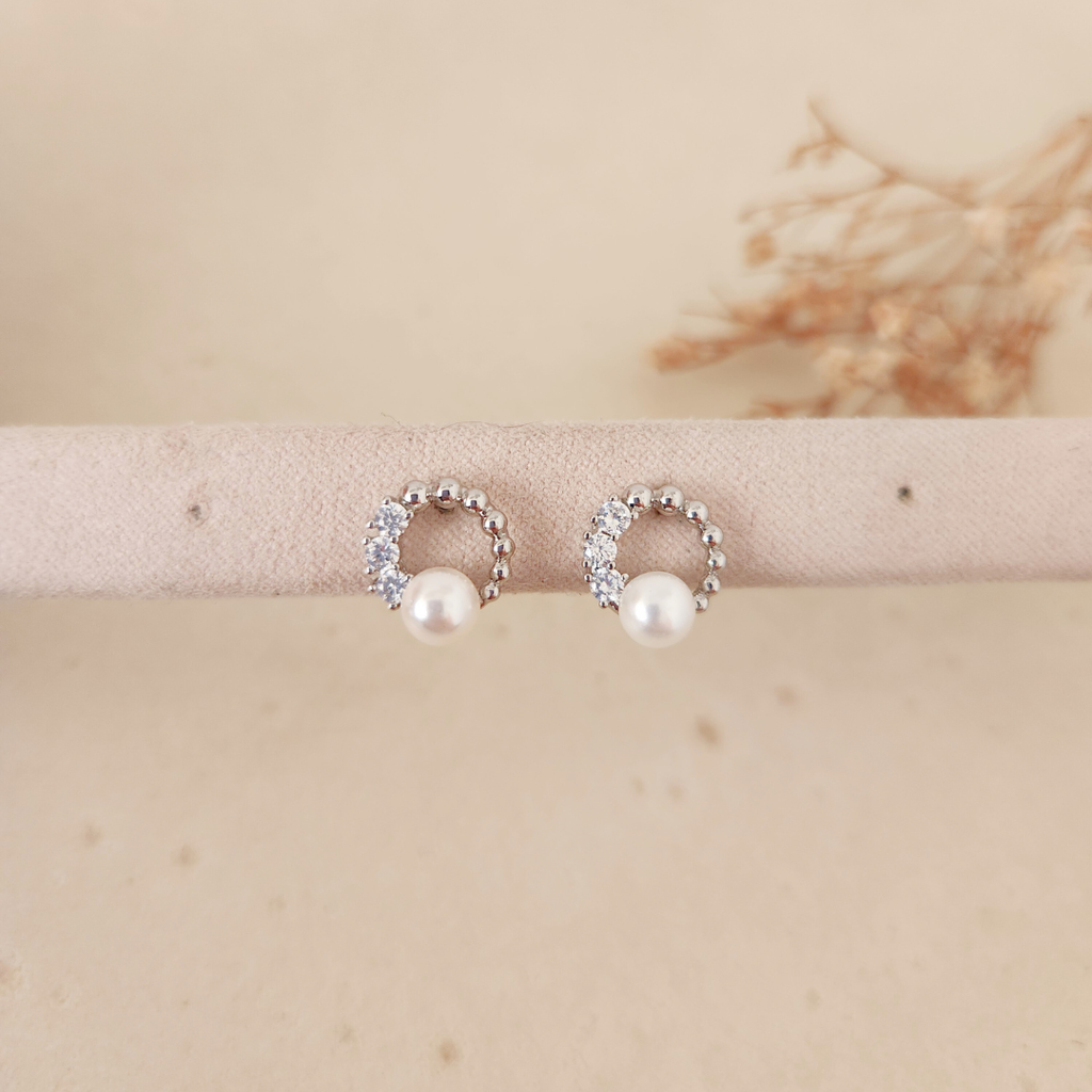 Aretes Circulo Perla Plateado - Colección Acero