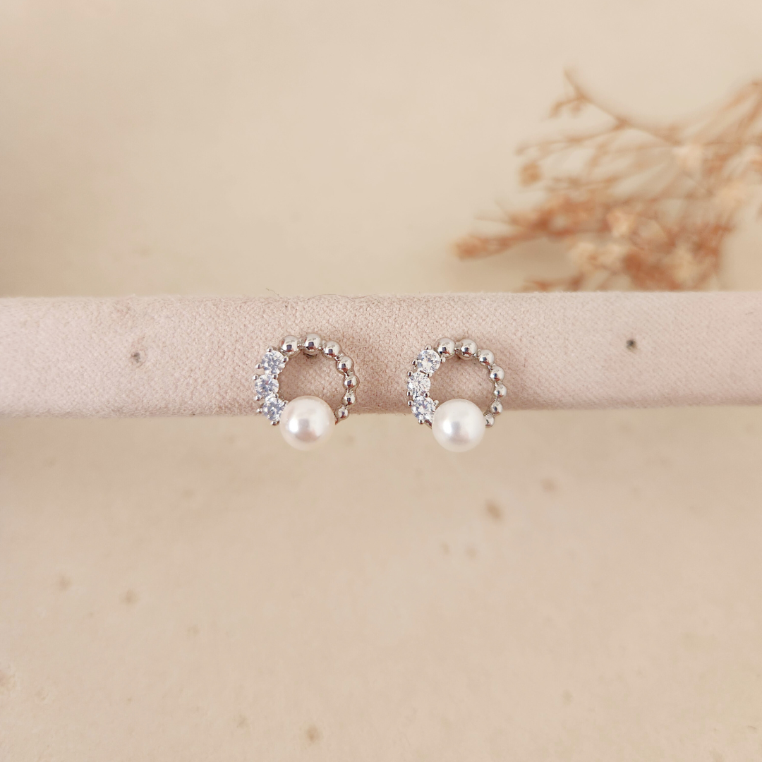 Aretes Circulo Perla Plateado - Colección Acero