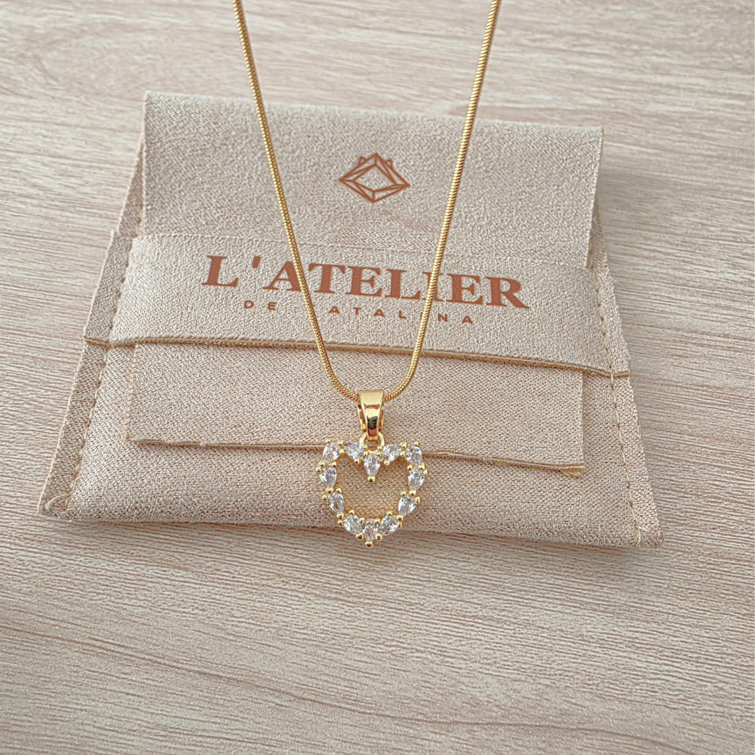 Collar Corazón Calado Cristales - Colección Acero