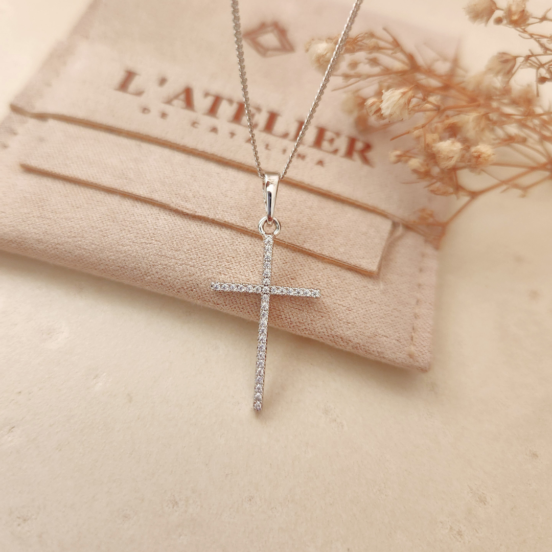 Collar Cruz Strass Plateado - Colección Acero Imagen secundaria del producto