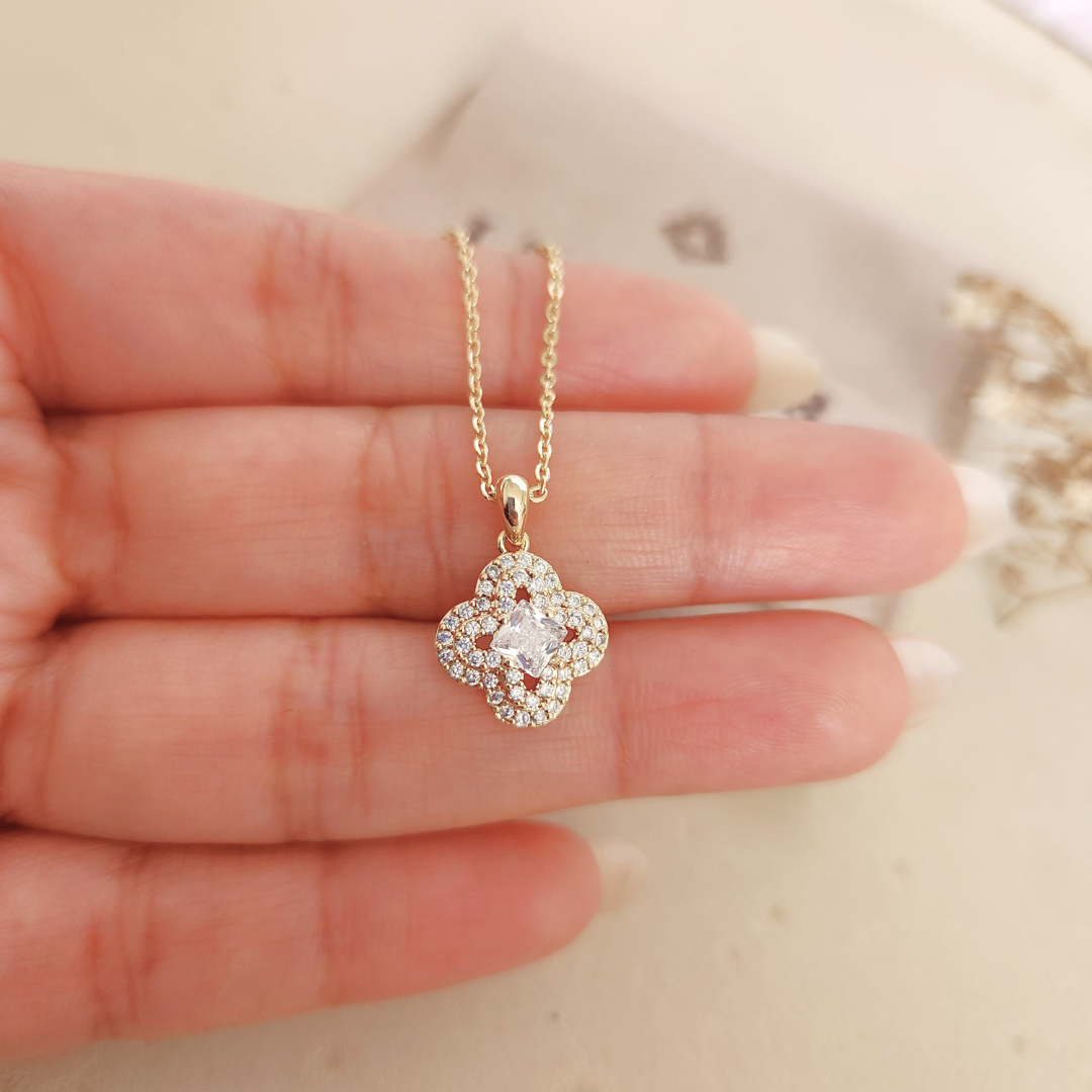 Collar Trébol Strass Gold - Colección Acero