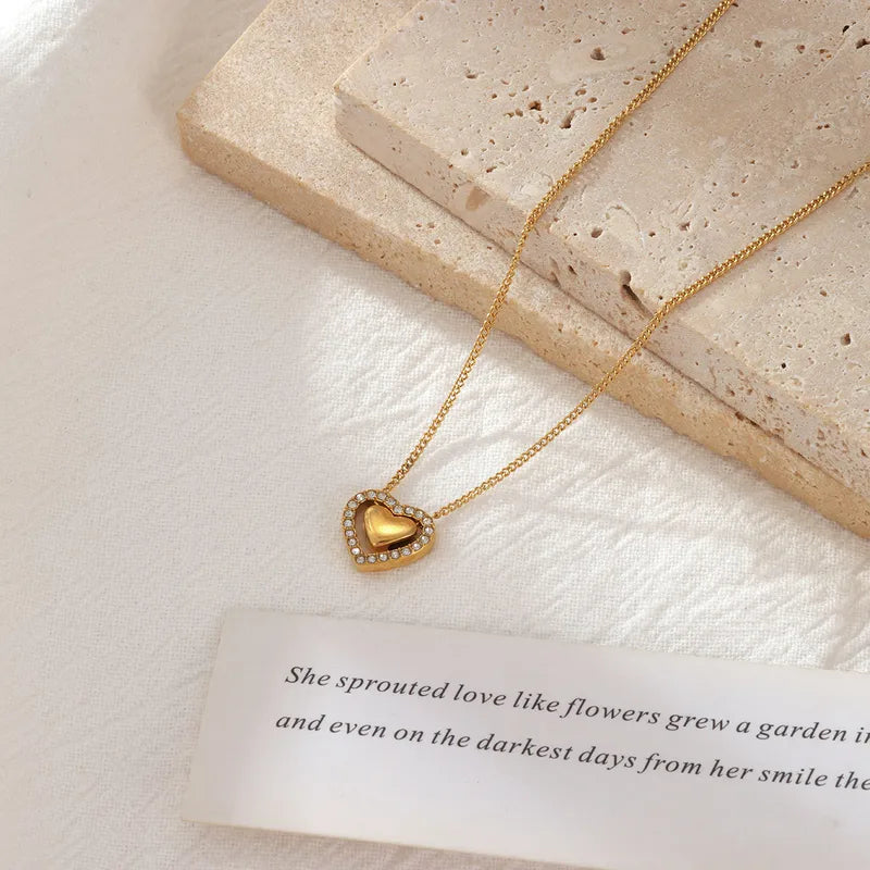 Collar Corazón Pasante Cristal - Colección Acero Imagen principal del producto