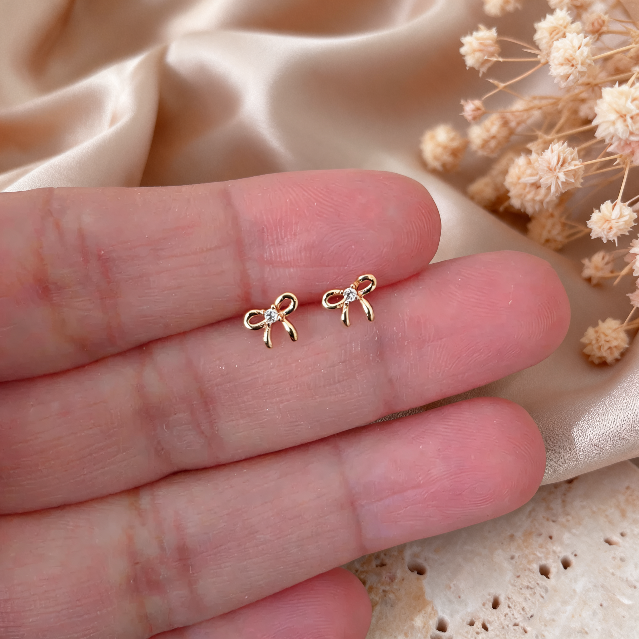 Aretes Lazo Mini - Colección Acero Imagen principal del producto