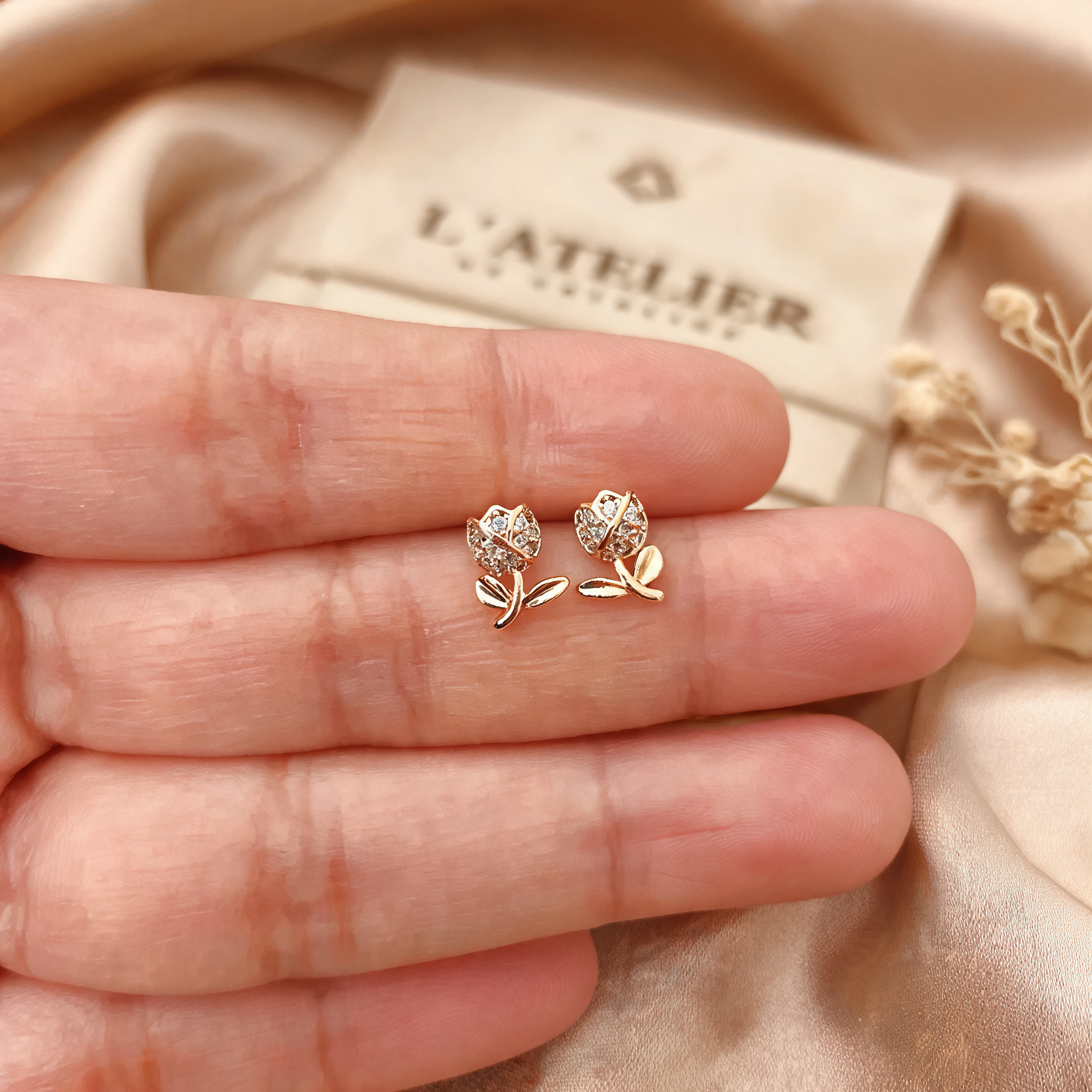 Aretes Tulipán Strass - Colección Acero Imagen secundaria del producto
