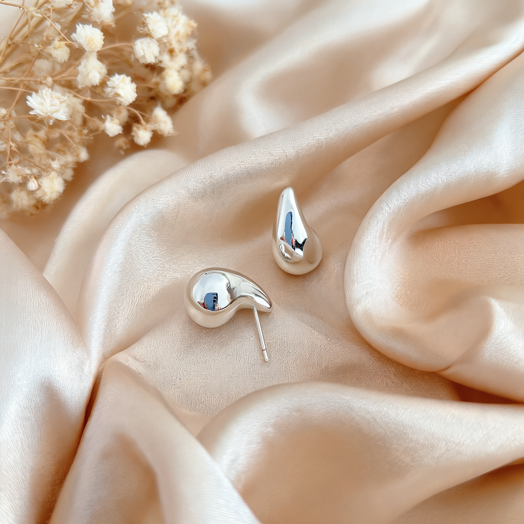 Aretes Gota Mini Plateada - Colección Acero